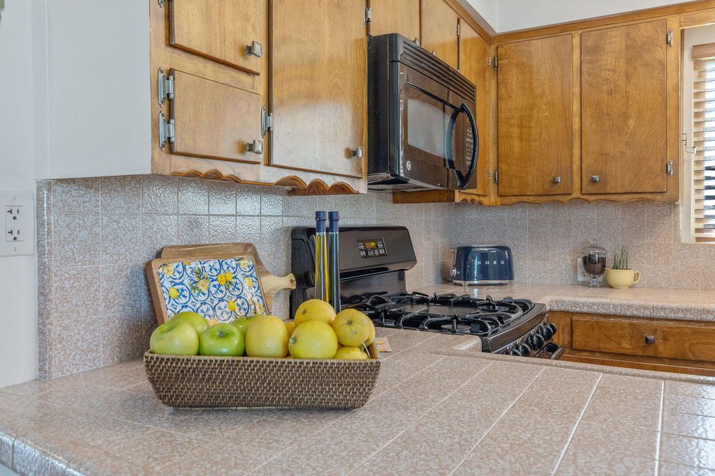 Image 16 of property listing at 3113 E Laurel Avenue, Visalia, CA 93292