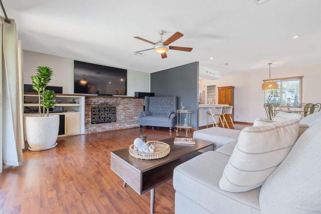 Image 20 of property listing at 3113 E Laurel Avenue, Visalia, CA 93292