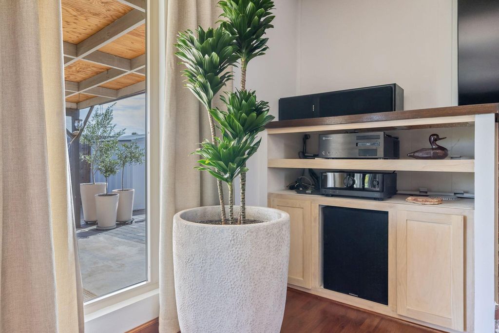 Image 23 of property listing at 3113 E Laurel Avenue, Visalia, CA 93292