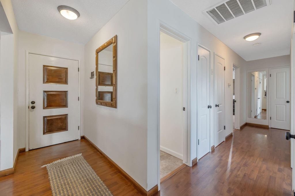 Image 27 of property listing at 3113 E Laurel Avenue, Visalia, CA 93292