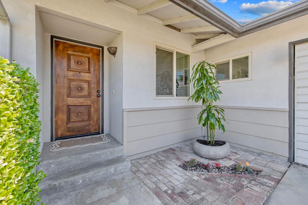 Image 4 of property listing at 3113 E Laurel Avenue, Visalia, CA 93292