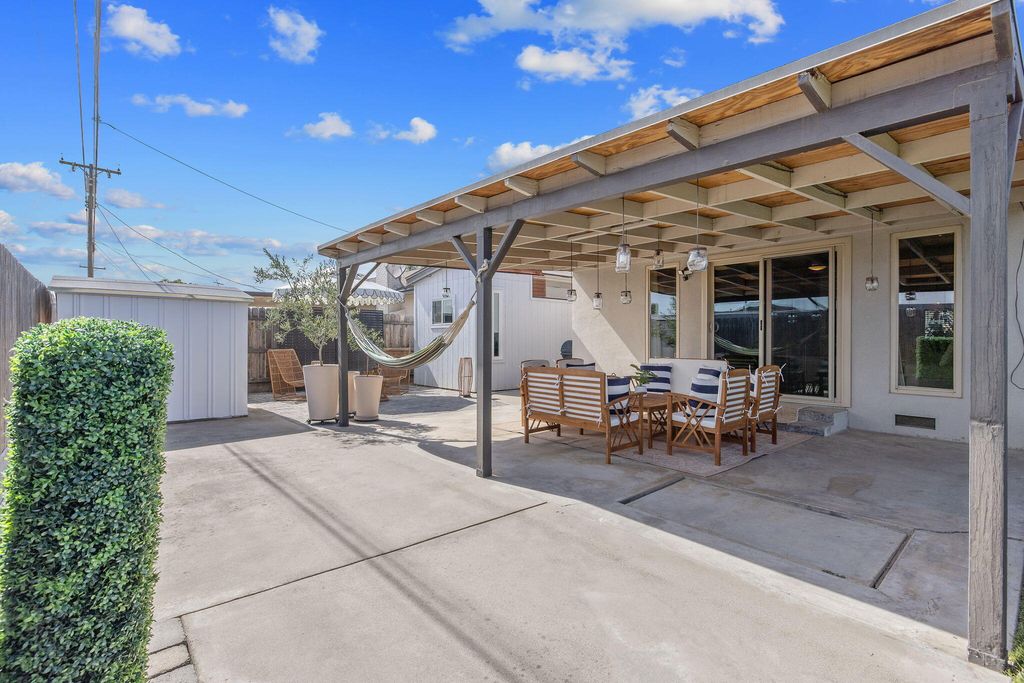 Image 49 of property listing at 3113 E Laurel Avenue, Visalia, CA 93292