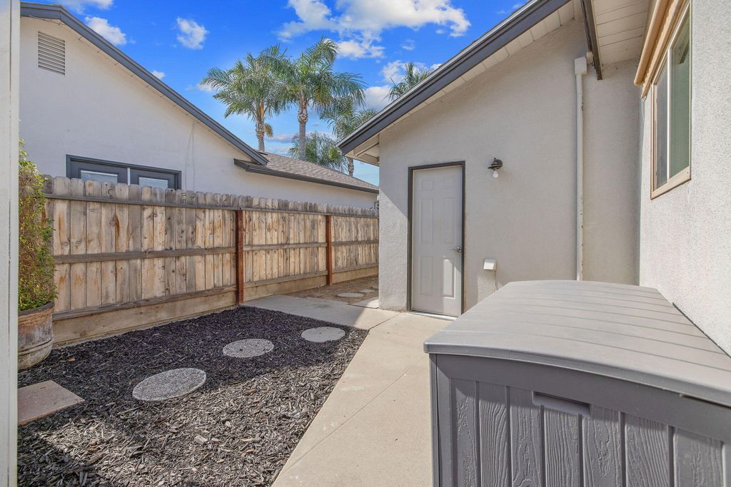Image 61 of property listing at 3113 E Laurel Avenue, Visalia, CA 93292