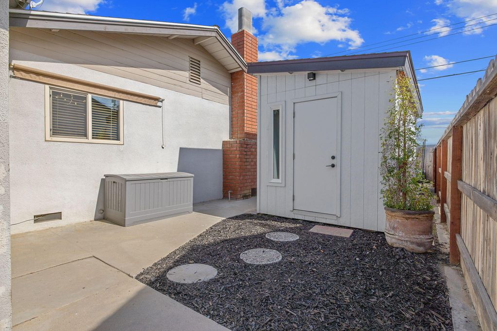 Image 62 of property listing at 3113 E Laurel Avenue, Visalia, CA 93292