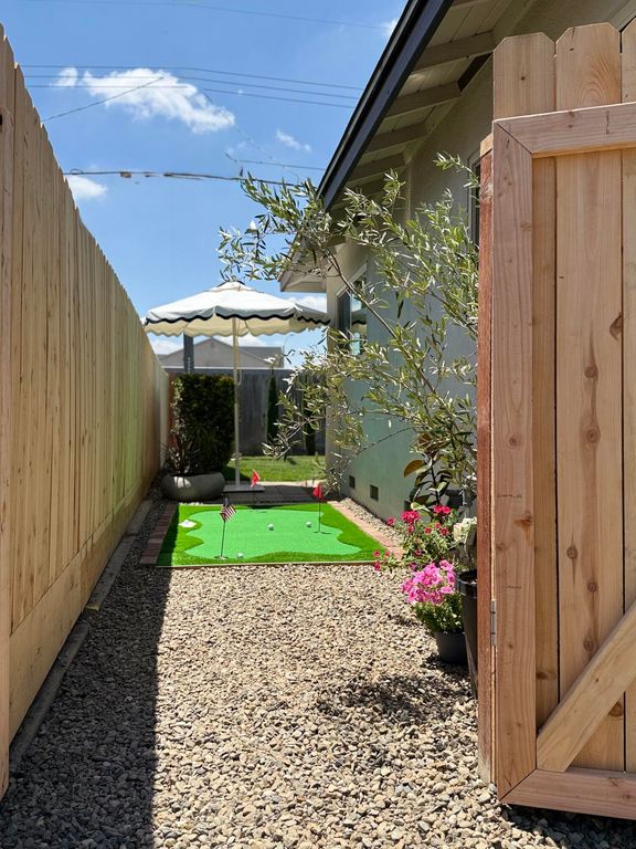 Image 67 of property listing at 3113 E Laurel Avenue, Visalia, CA 93292