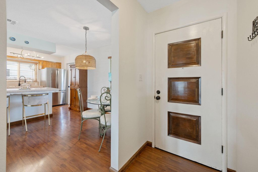 Image 7 of property listing at 3113 E Laurel Avenue, Visalia, CA 93292
