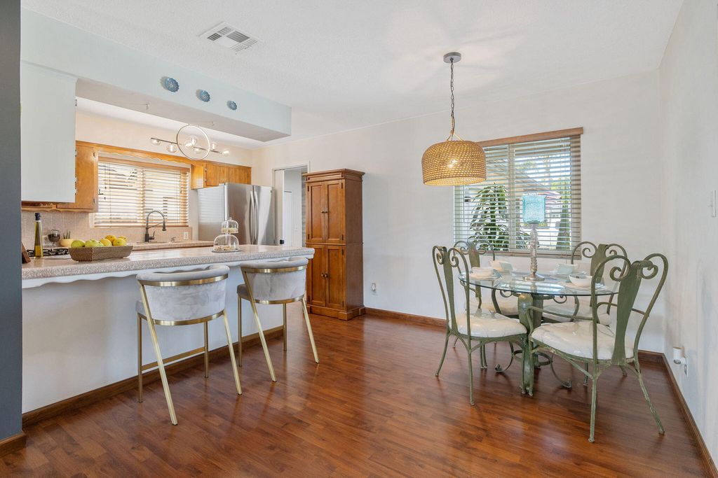Image 9 of property listing at 3113 E Laurel Avenue, Visalia, CA 93292