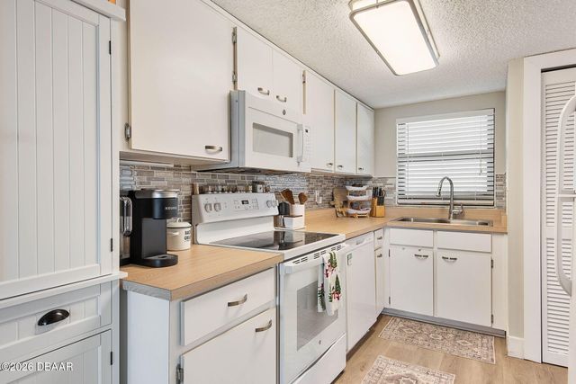 3100 Ocean Shore Blvd Apt 405, Ormond Beach, FL 32176