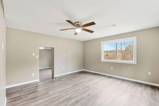 8878 E Main Street, Alexandria, KY 41001