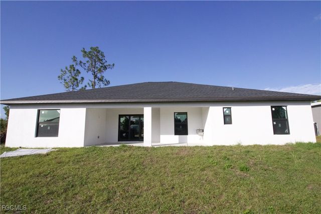 3707 35th ST SW, Lehigh Acres, FL 33976