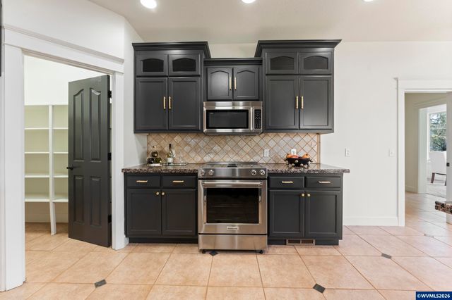 965 Caradon Ct NW, Salem, OR 97304