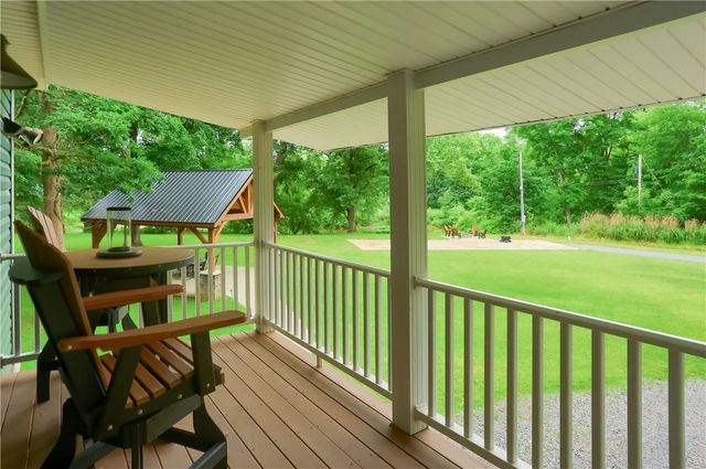 482 Shadyrest Rd, Franklin Twp, PA 16117
