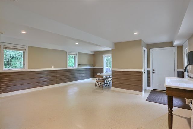 482 Shadyrest Rd, Franklin Twp, PA 16117