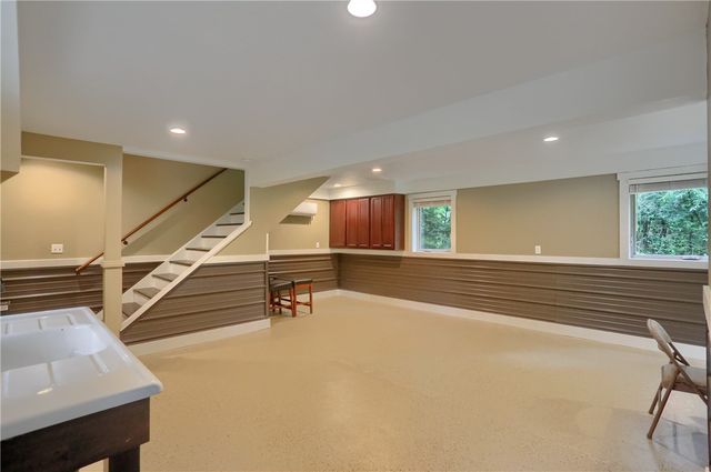 482 Shadyrest Rd, Franklin Twp, PA 16117
