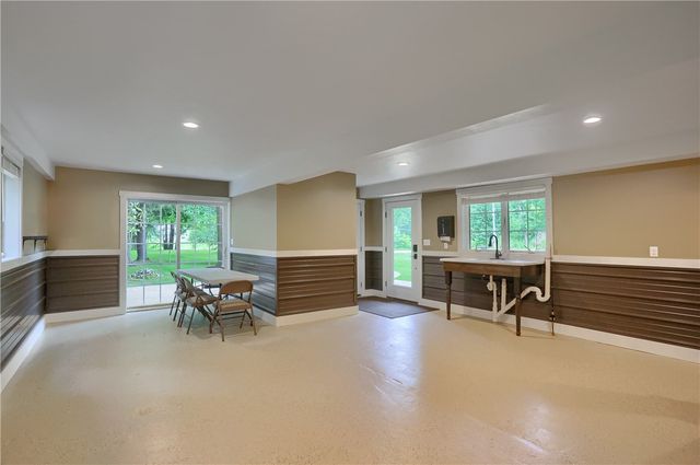 482 Shadyrest Rd, Franklin Twp, PA 16117