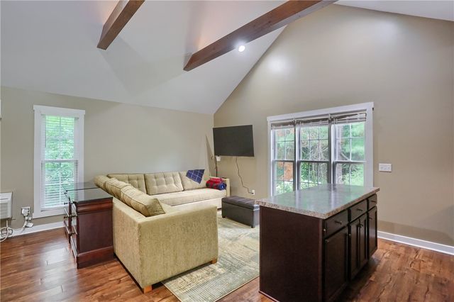 482 Shadyrest Rd, Franklin Twp, PA 16117