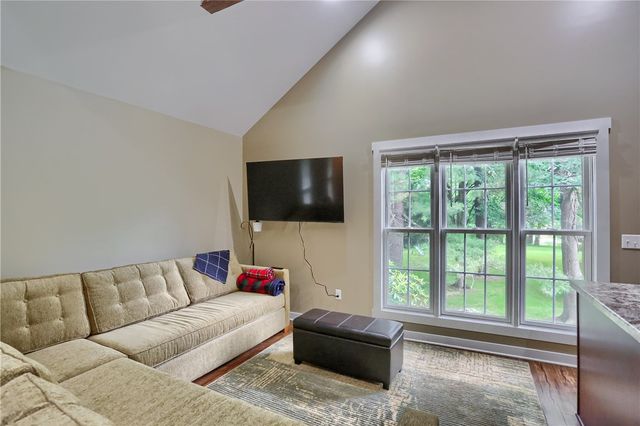 482 Shadyrest Rd, Franklin Twp, PA 16117