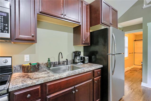 482 Shadyrest Rd, Franklin Twp, PA 16117