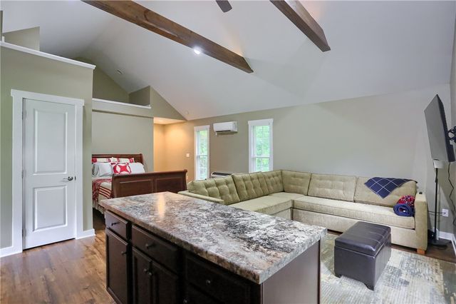 482 Shadyrest Rd, Franklin Twp, PA 16117