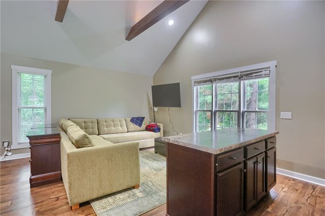 482 Shadyrest Rd, Franklin Twp, PA 16117