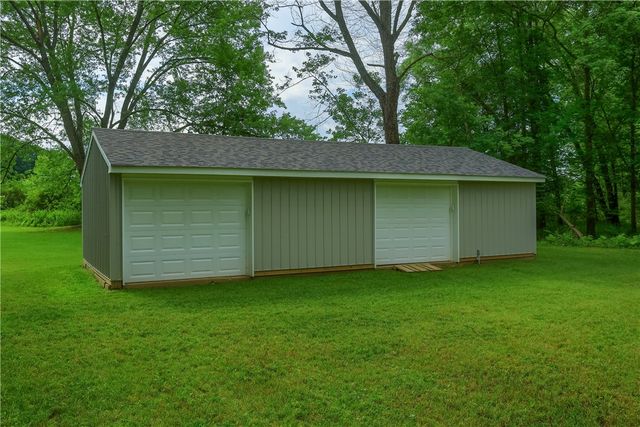 482 Shadyrest Rd, Franklin Twp, PA 16117