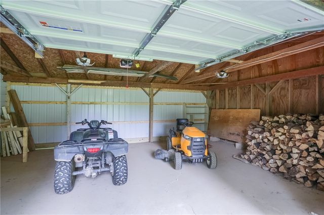 482 Shadyrest Rd, Franklin Twp, PA 16117