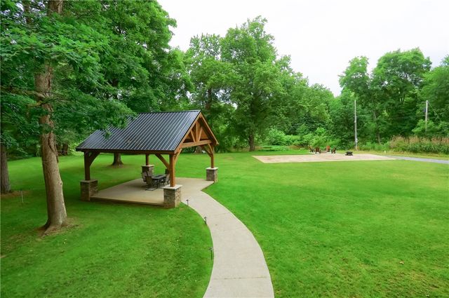 482 Shadyrest Rd, Franklin Twp, PA 16117