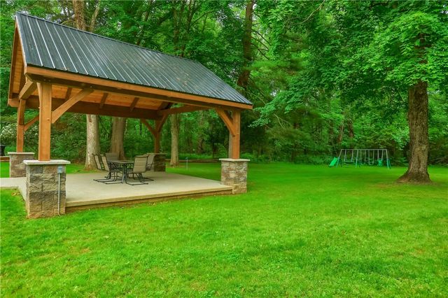 482 Shadyrest Rd, Franklin Twp, PA 16117