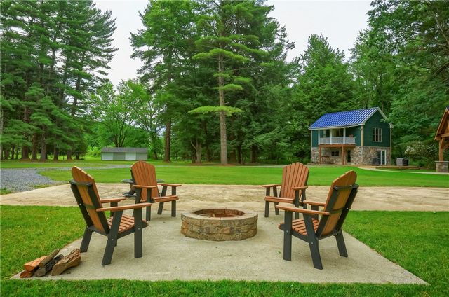 482 Shadyrest Rd, Franklin Twp, PA 16117