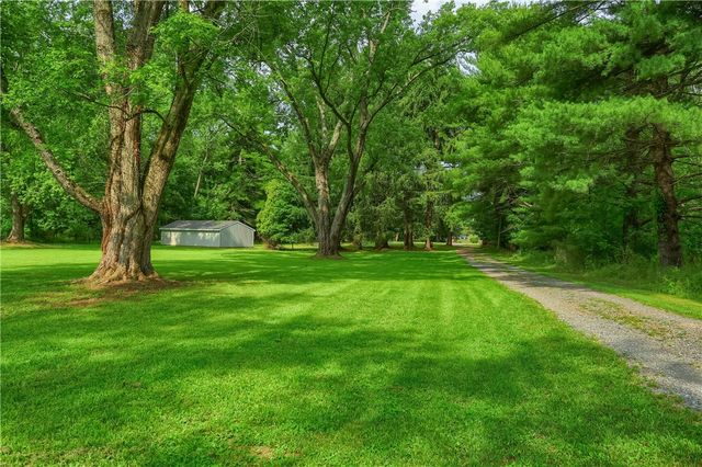 482 Shadyrest Rd, Franklin Twp, PA 16117
