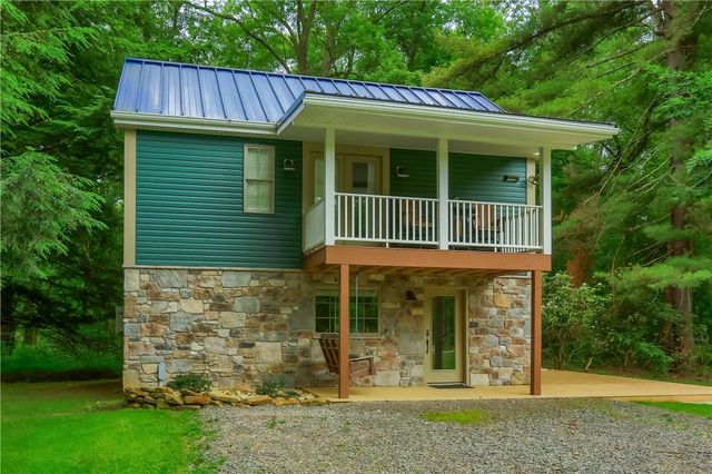 482 Shadyrest Rd, Franklin Twp, PA 16117