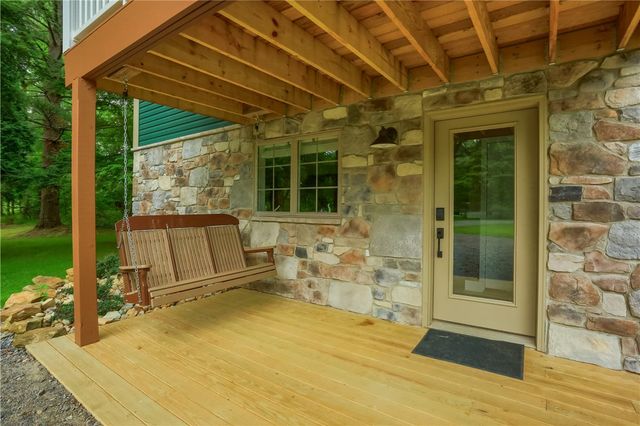 482 Shadyrest Rd, Franklin Twp, PA 16117