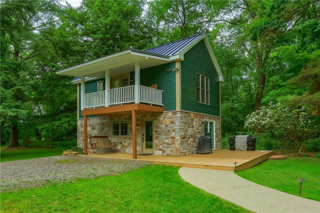 482 Shadyrest Rd, Franklin Twp, PA 16117