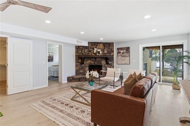 102 Franjo Lane, Springdale, AR 72764