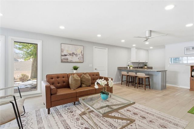 102 Franjo Lane, Springdale, AR 72764