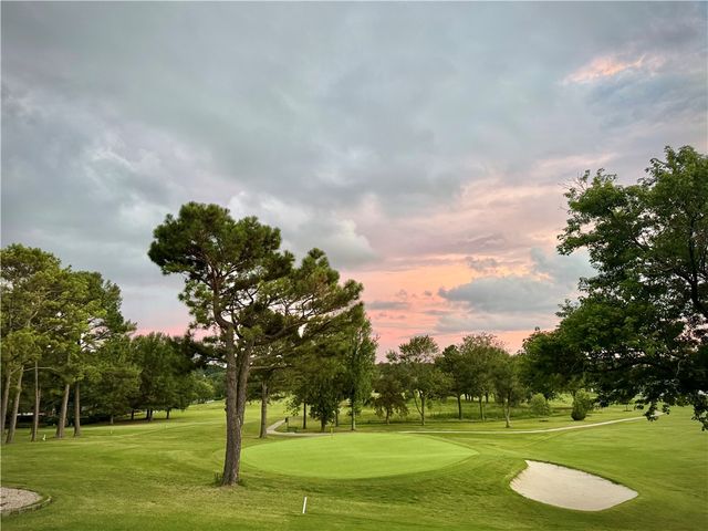 102 Franjo Lane, Springdale, AR 72764