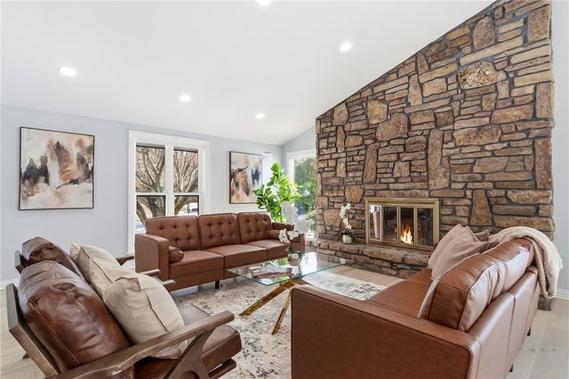 102 Franjo Lane, Springdale, AR 72764