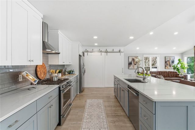 102 Franjo Lane, Springdale, AR 72764