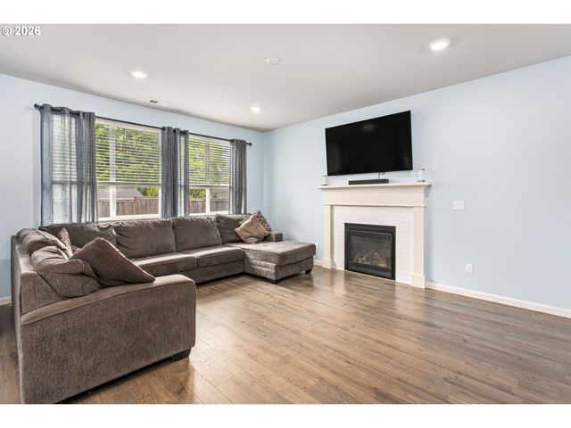 492 Sw 15TH Ave, Canby, OR 97013