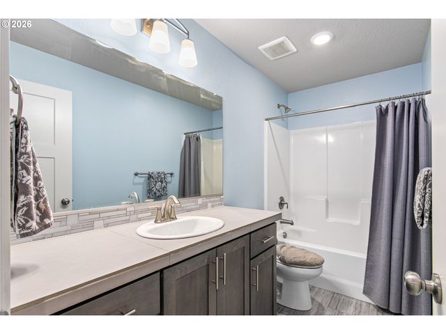 492 Sw 15TH Ave, Canby, OR 97013