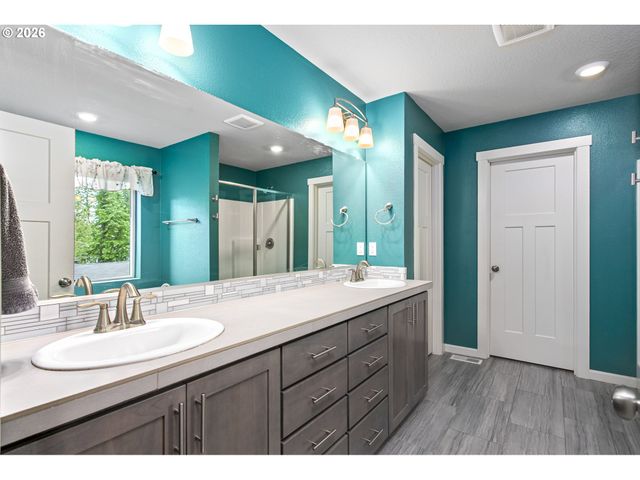 492 Sw 15TH Ave, Canby, OR 97013