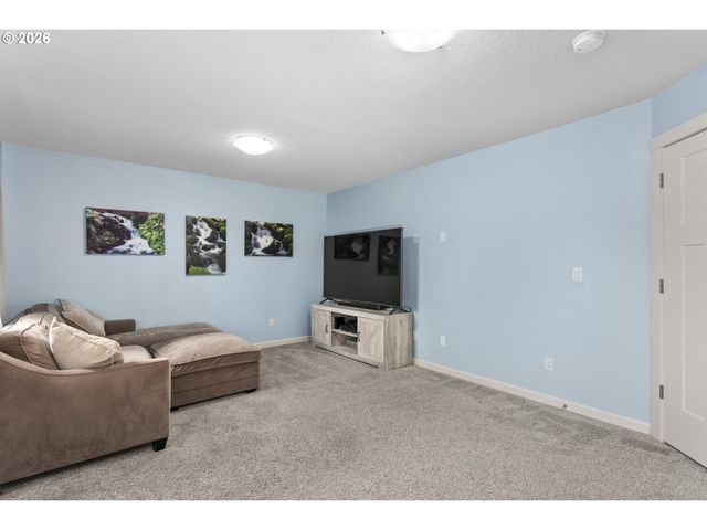 492 Sw 15TH Ave, Canby, OR 97013