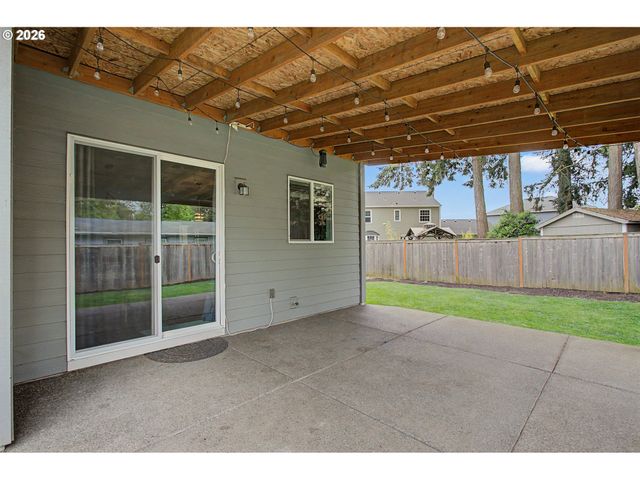 492 Sw 15TH Ave, Canby, OR 97013