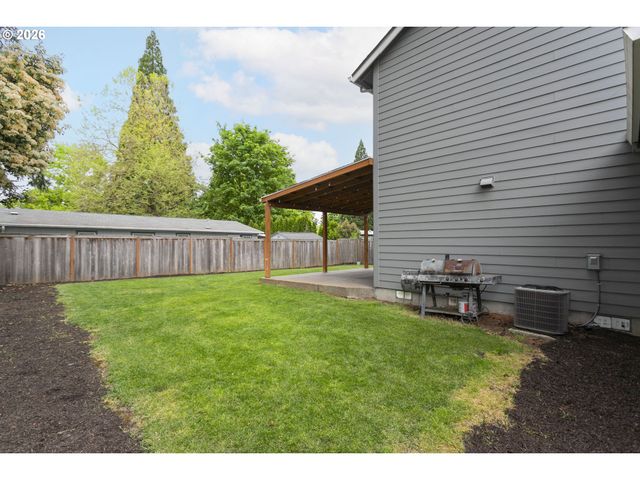 492 Sw 15TH Ave, Canby, OR 97013