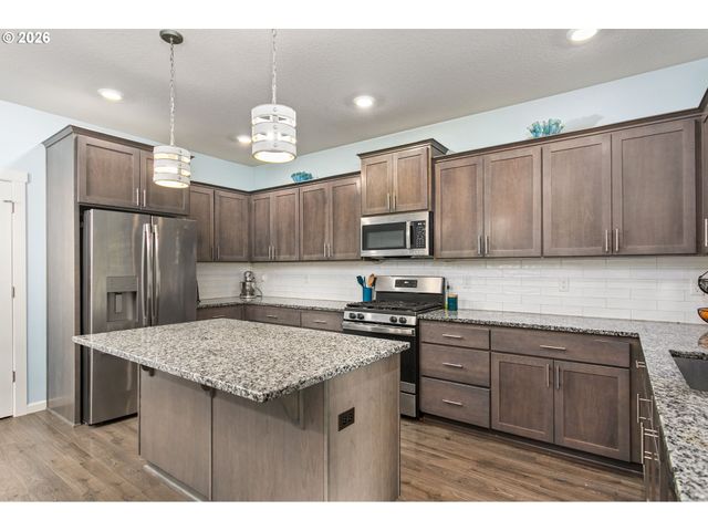 492 Sw 15TH Ave, Canby, OR 97013