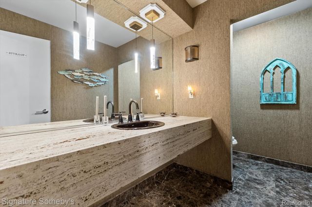 28575 Danvers Court, Farmington Hills, MI 48334