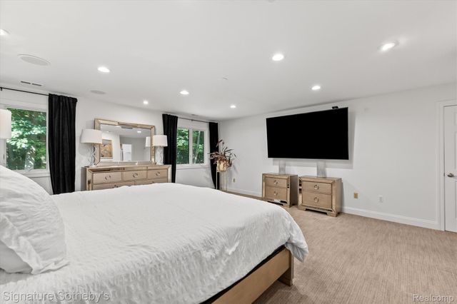 28575 Danvers Court, Farmington Hills, MI 48334