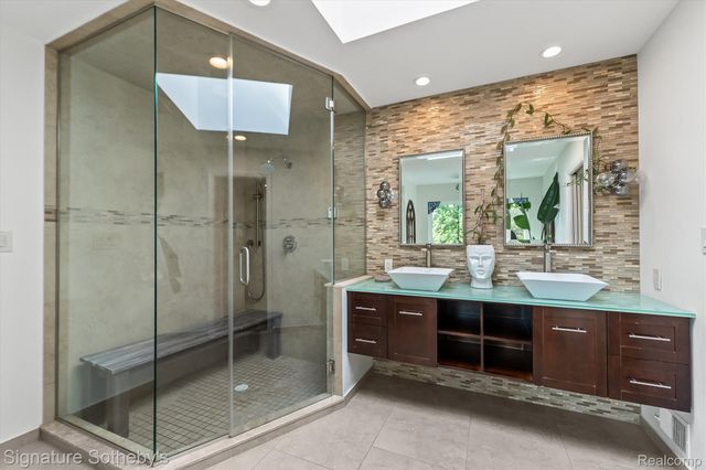 28575 Danvers Court, Farmington Hills, MI 48334
