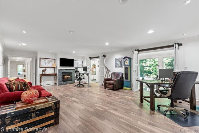 28575 Danvers Court, Farmington Hills, MI 48334