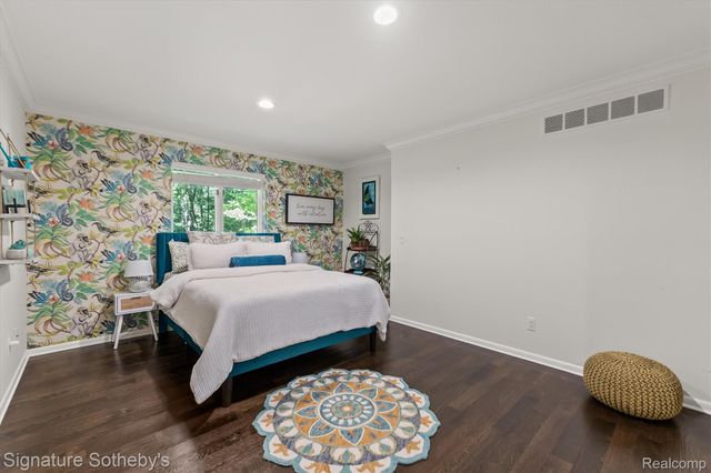 28575 Danvers Court, Farmington Hills, MI 48334